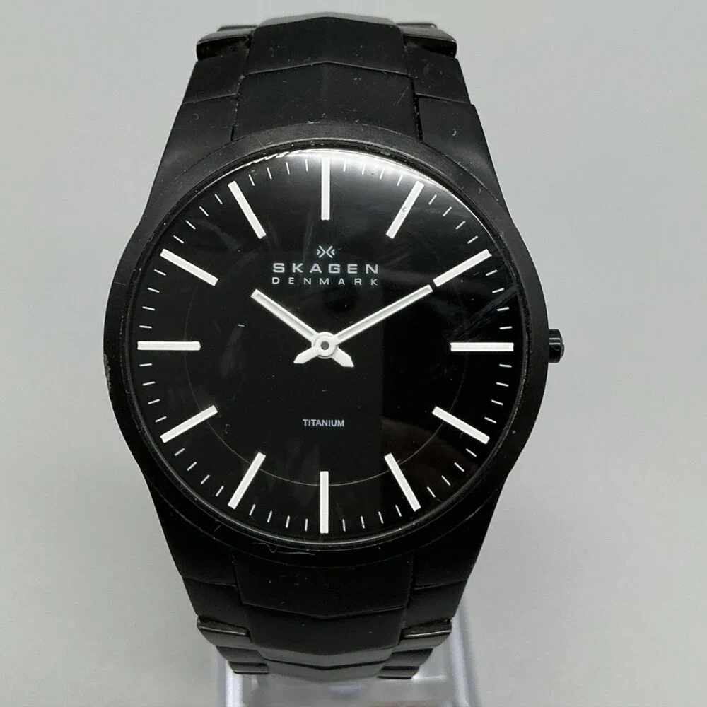 Skagen 696XLTMXB Mens Watch 38mm Black Dial Titanium Bracelet New Battery 7